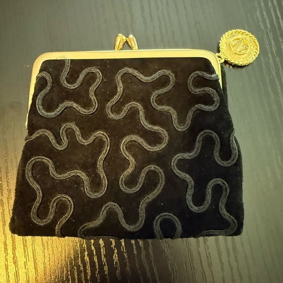 Albert Nipon Handbags - Vintage Albert Nipon | Black Velvet Coin Purse Wallet with Gold Accents